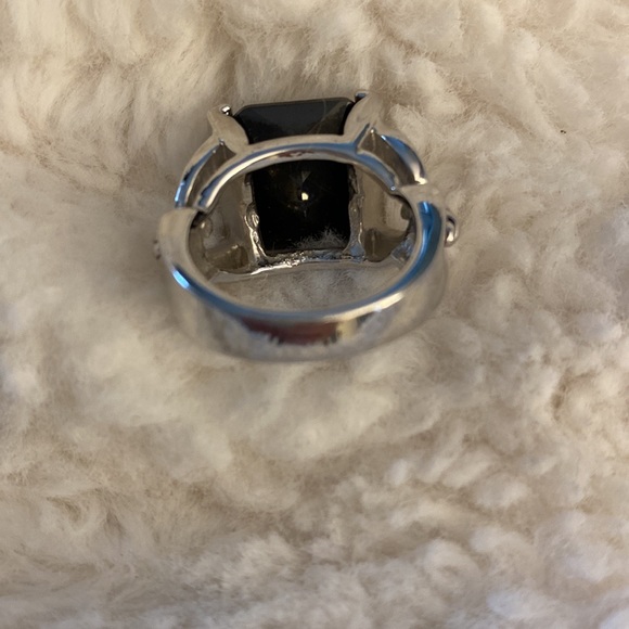 LIA SOPHIA RING - Picture 5 of 6